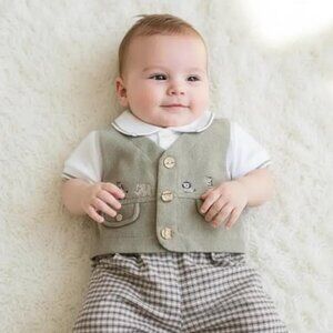 B.T Kids One-Piece Safari Themed Jumpsuit size 3-6 Months